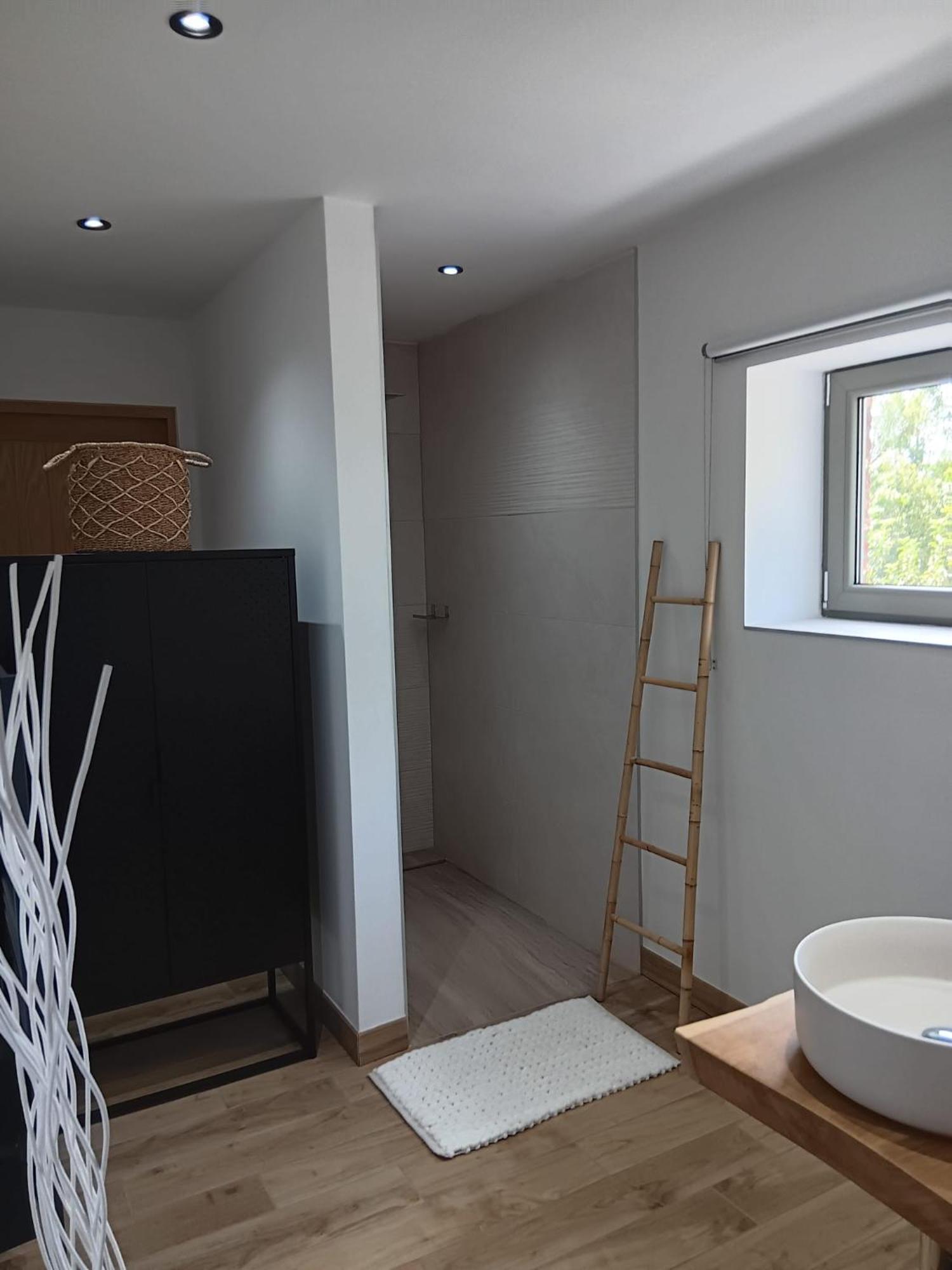 La Chambre Des Daines 班什 外观 照片